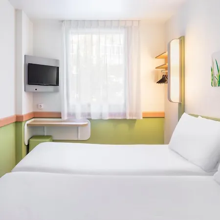 Plaza Mozart 4*