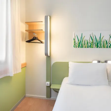 Plaza Mozart 4*