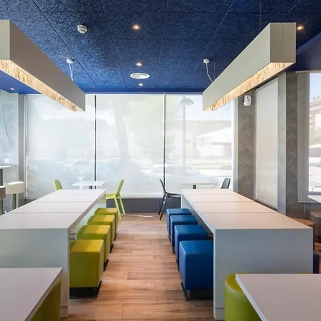 Hotel Plaza Mozart Saragossa
