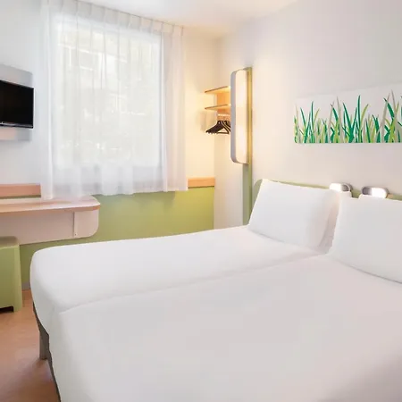 Plaza Mozart 4*