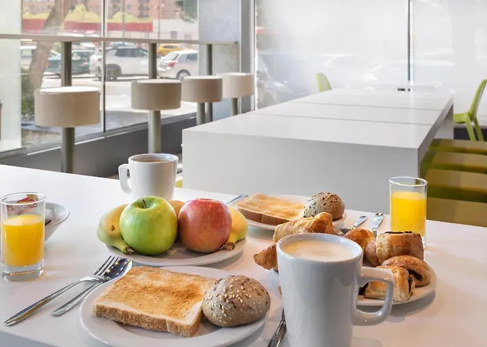 Plaza Mozart Hotel 4*