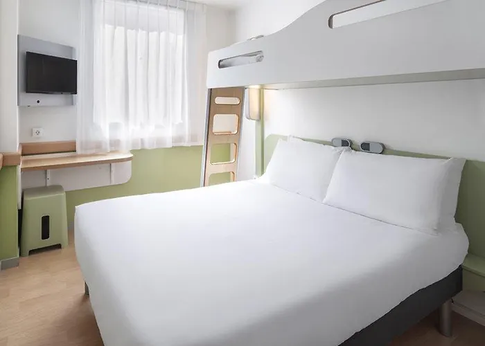 Otel Plaza Mozart Zaragoza