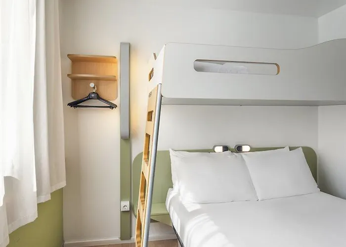 Plaza Mozart Hotel 4*